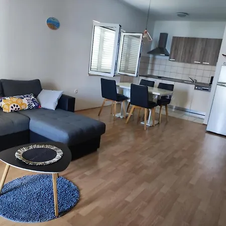 Kampor Damira Apartmán *