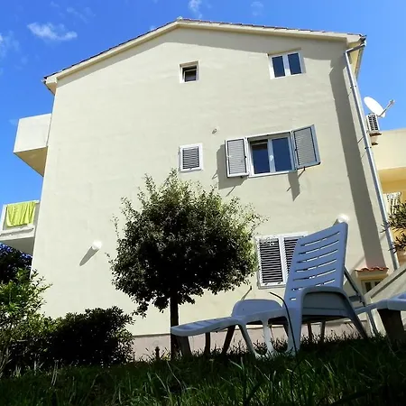 Apartmán Kampor Damira *