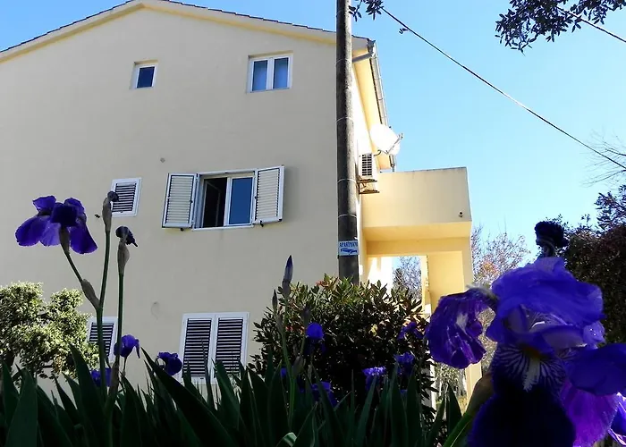 Apartament Kampor Damira